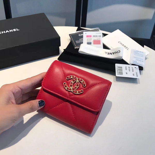 シャネル財布背面デザイン